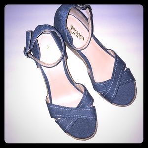 🚨🔥Fashion Denim Wedges.🔥🚨